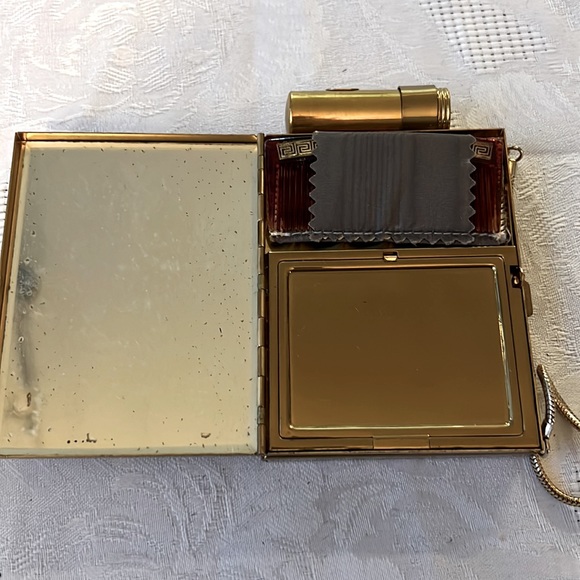 Vintage gold dance case clutch purse with lipstick holder, compact, clip, comb - Picture 6 of 16